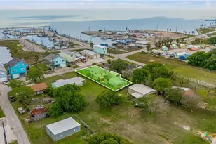 205 E Bay Ave, Seadrift, TX 77983 - Photo 7