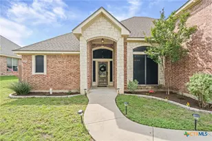 800 Marshall Dr, Belton, TX 76513 - Photo 3