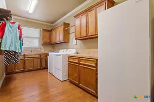 228 Claremont Dr, Belton, TX 76513 - Photo 31