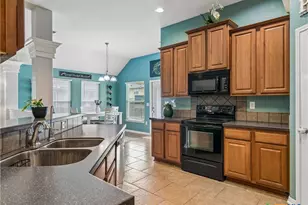 224 Fritz Way, Cibolo, TX 78108 - Photo 13