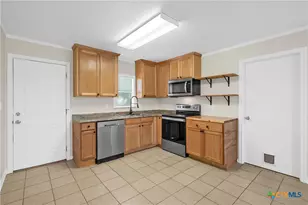 132 Key Ln, Eddy, TX 76524 - Photo 5