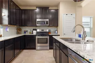 617 Community Dr, New Braunfels, TX 78132 - Photo 9