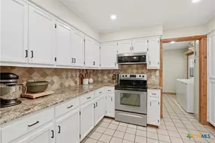 11102 Salado Springs Cir, Salado, TX 76571 - Photo 9