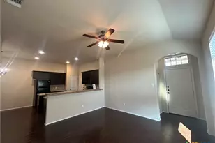 502 Creekside Cir, New Braunfels, TX 78130 - Photo 3