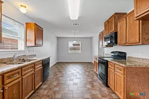 2704 Tarrant County Dr, Killeen, TX 76549 - Photo 9