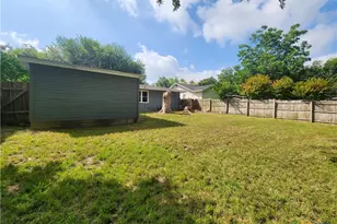 554 Lee St, New Braunfels, TX 78130 - Photo 17