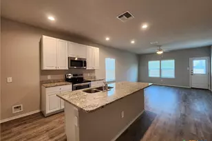 621 Jennifer Cv, New Braunfels, TX 78130 - Photo 7