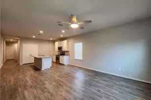 621 Jennifer Cv, New Braunfels, TX 78130 - Photo 3