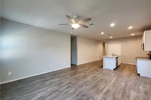 621 Jennifer Cv, New Braunfels, TX 78130 - Photo 5