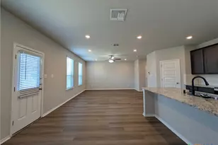 2565 Hiddenbrooke Trace, Seguin, TX 78155 - Photo 5