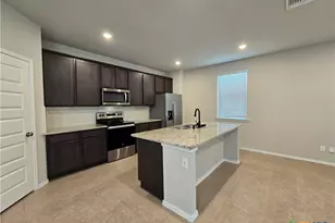 2565 Hiddenbrooke Trace, Seguin, TX 78155 - Photo 5
