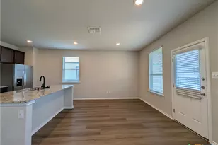 2565 Hiddenbrooke Trace, Seguin, TX 78155 - Photo 11
