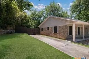 5243 E Lakeshore Dr, Belton, TX 76513 - Photo 3