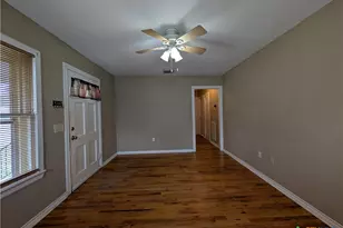 1185 W Mill St, New Braunfels, TX 78130 - Photo 5