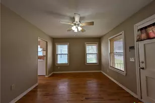 1185 W Mill St, New Braunfels, TX 78130 - Photo 9