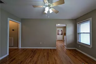 1185 W Mill St, New Braunfels, TX 78130 - Photo 3