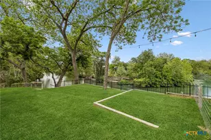 900 Boenig St, Seguin, TX 78155 - Photo 25