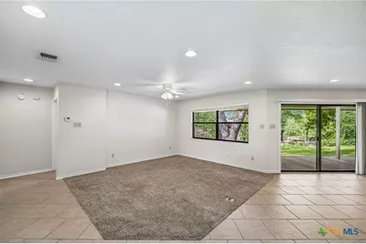 900 Boenig Street, Seguin, TX 78155 - Photo 11