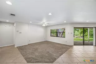 900 Boenig St, Seguin, TX 78155 - Photo 11