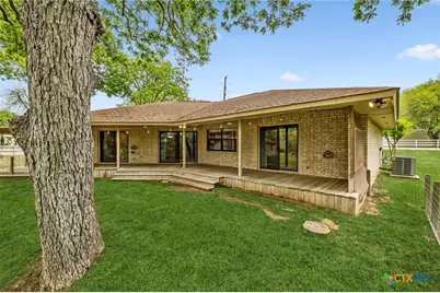 900 Boenig Street, Seguin, TX 78155 - Photo 23