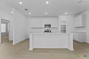 1221 Twisted Crk, New Braunfels, TX 78130 - Photo 9