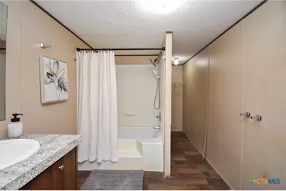 413 West Oaks Drive, Victoria, TX 77905 - Photo 27