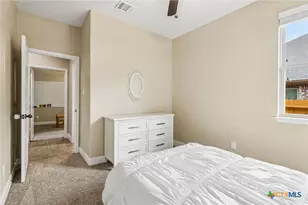 527 Pecan Forest, New Braunfels, TX 78130 - Photo 33