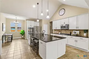 527 Pecan Forest, New Braunfels, TX 78130 - Photo 5