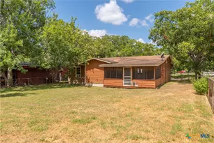 126 Bellaire St, Luling, TX 78648 - Photo 21