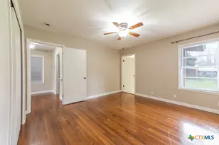 126 Bellaire St, Luling, TX 78648 - Photo 9