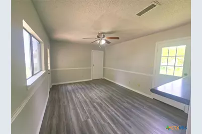 101 E Halstead Avenue, Copperas Cove, TX 76522 - Photo 9