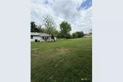 408 N Spring Street, Lampasas, TX 76550 - Photo 33