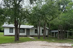 408 N Spring St, Lampasas, TX 76550 - Photo 3