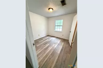 408 N Spring Street, Lampasas, TX 76550 - Photo 19