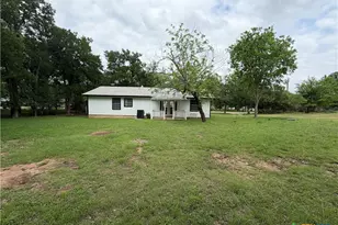 408 N Spring St, Lampasas, TX 76550 - Photo 31