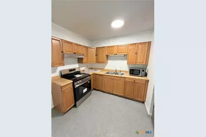 408 N Spring Street, Lampasas, TX 76550 - Photo 11