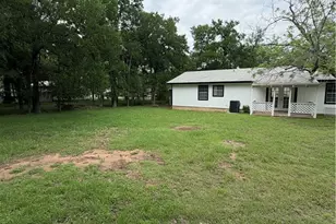 408 N Spring St, Lampasas, TX 76550 - Photo 35