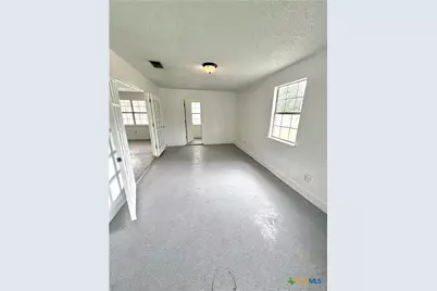 408 N Spring Street, Lampasas, TX 76550 - Photo 13