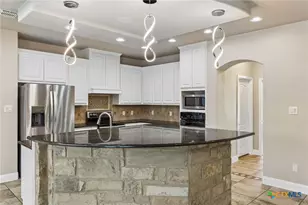 107 Oakview Dr, Floresville, TX 78114 - Photo 13