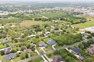 107 Oakview Dr, Floresville, TX 78114 - Photo 47
