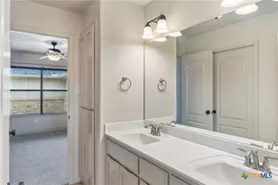 107 Oakview Dr, Floresville, TX 78114 - Photo 37