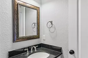 107 Oakview Dr, Floresville, TX 78114 - Photo 29