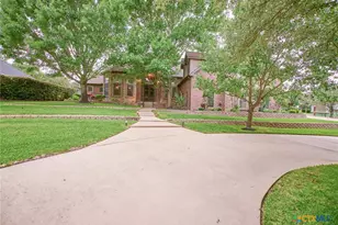2205 Sunrise Dr, Belton, TX 76513 - Photo 3