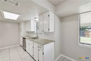 1412 Becker Dr, Killeen, TX 76543 - Photo 9