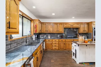 1045 Private Road 7005, Lexington, TX 78947 - Photo 9