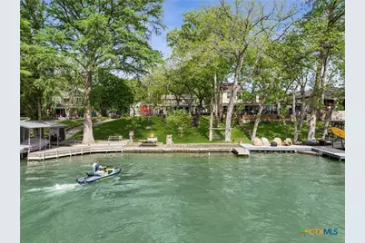 723 E Zipp Road, New Braunfels, TX 78130 - Photo 1