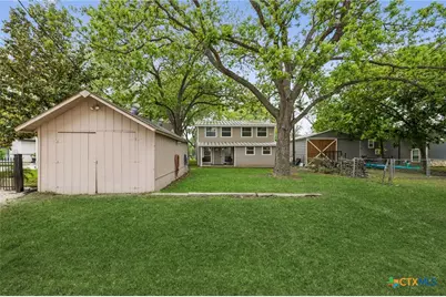 723 E Zipp Road, New Braunfels, TX 78130 - Photo 11