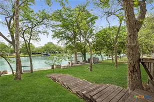 723 E Zipp Rd, New Braunfels, TX 78130 - Photo 9
