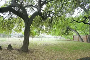 929 Red Bluff Ranch Rd, Pipe Creek, TX 78063 - Photo 25