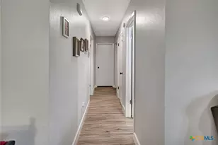 401 Viking St, Victoria, TX 77905 - Photo 5